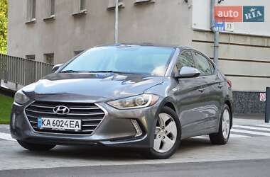 Седан Hyundai Elantra 2018 в Киеве