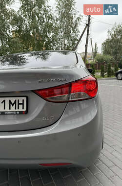 Седан Hyundai Elantra 2012 в 
