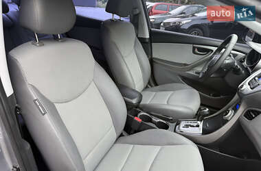 Седан Hyundai Elantra 2012 в 