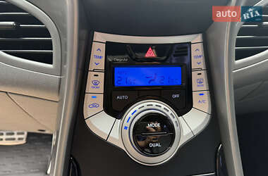 Седан Hyundai Elantra 2012 в 