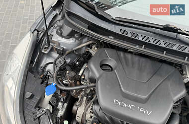 Седан Hyundai Elantra 2012 в 