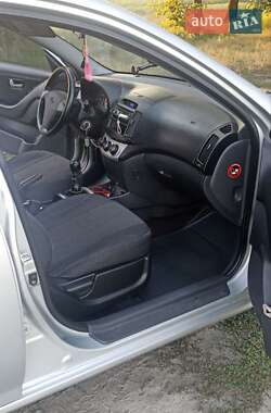 Седан Hyundai Elantra 2008 в 
