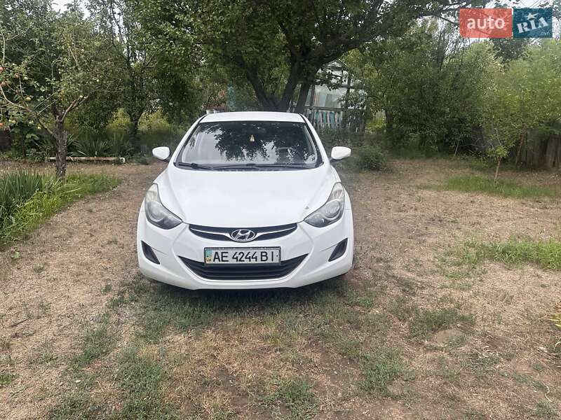 Hyundai Elantra 2013