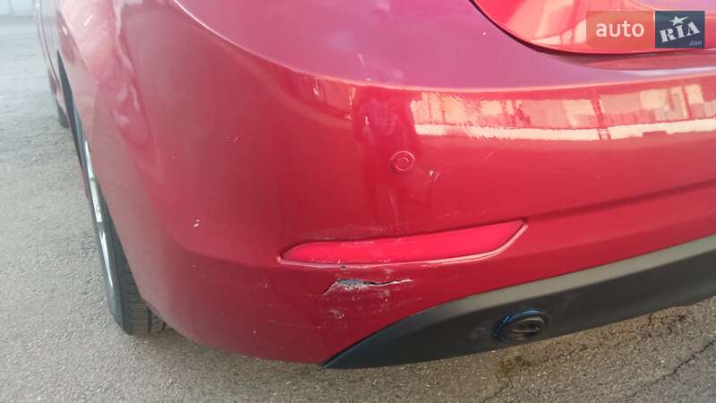 Седан Hyundai Elantra 2015 в Києві