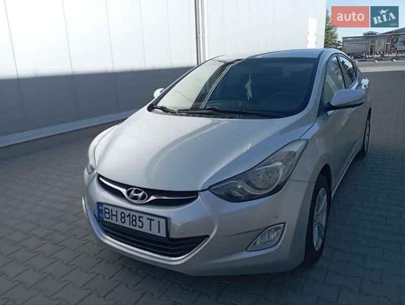 Hyundai Elantra 2011