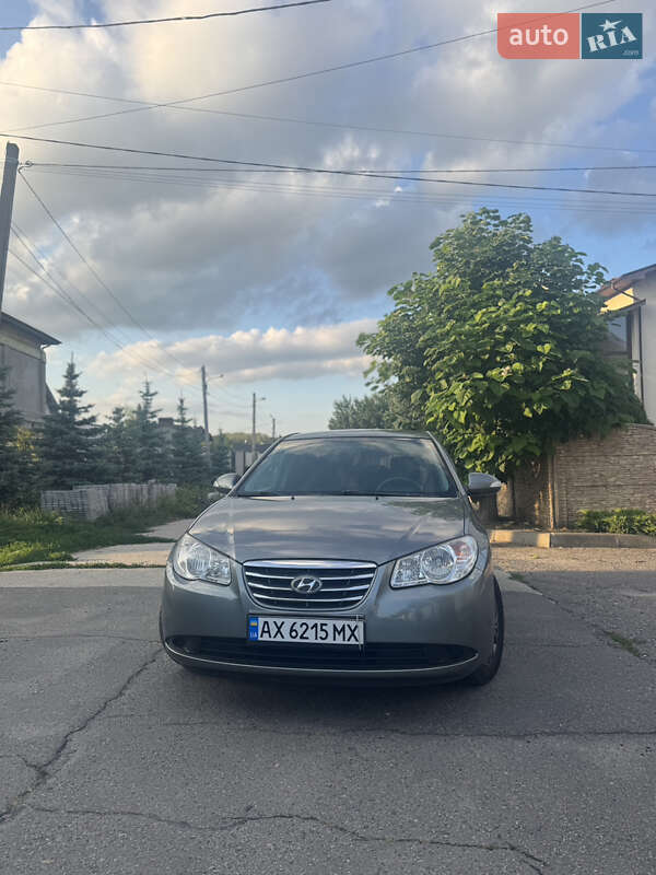 Седан Hyundai Elantra 2010 в Харькове