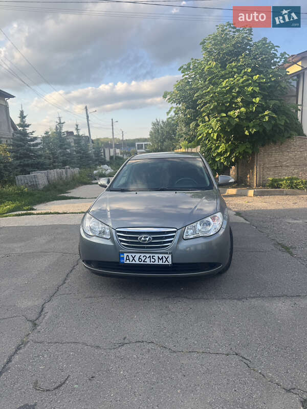Седан Hyundai Elantra 2010 в Харькове