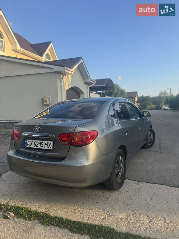 Седан Hyundai Elantra 2010 в Харькове