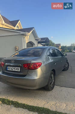Седан Hyundai Elantra 2010 в 