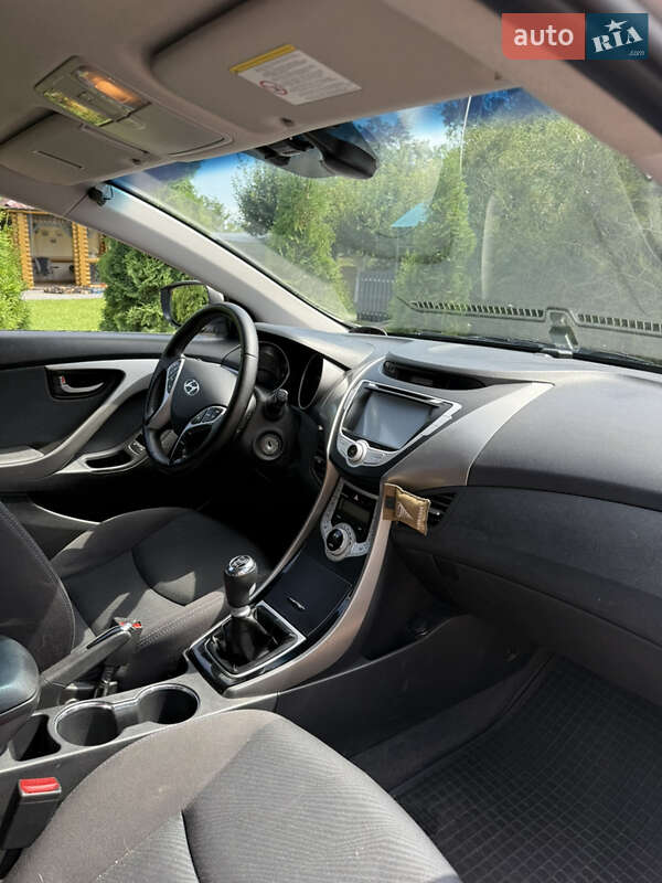 Седан Hyundai Elantra 2011 в Житомире