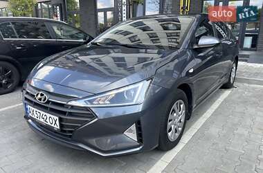 Hyundai Elantra 2019