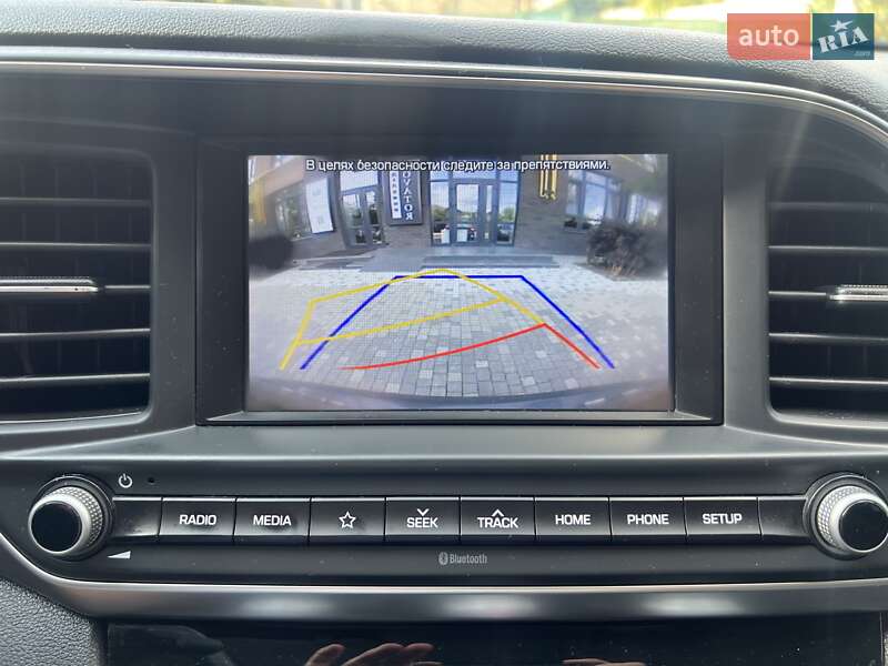 Седан Hyundai Elantra 2019 в Киеве