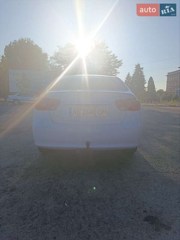 Седан Hyundai Elantra 2011 в Нікополі