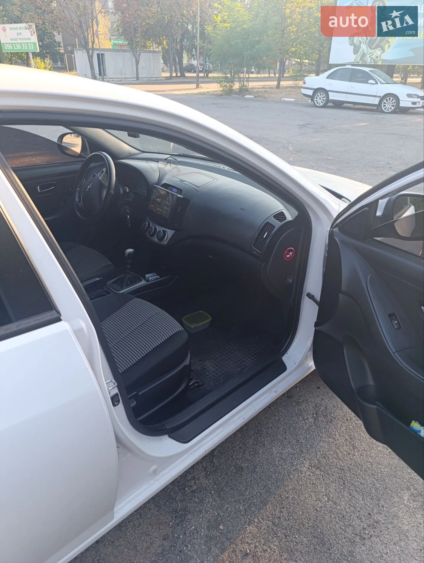 2011 Hyundai Elantra - мініатюра 16