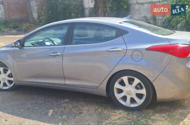 Седан Hyundai Elantra 2013 в 
