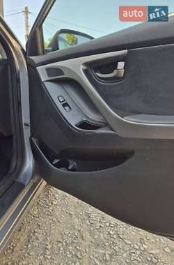 Седан Hyundai Elantra 2013 в 