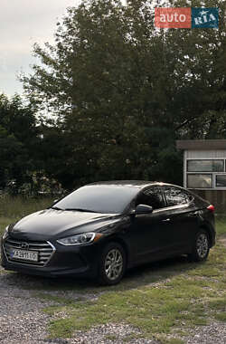Седан Hyundai Elantra 2016 в Киеве