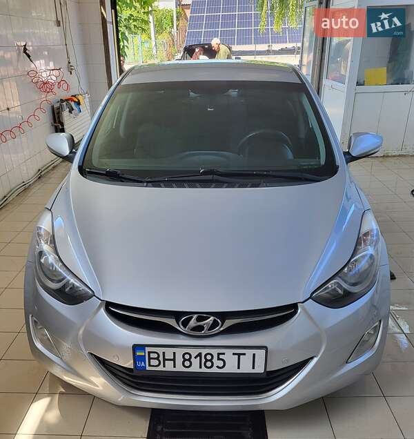 Седан Hyundai Elantra 2011 в Ананьеве