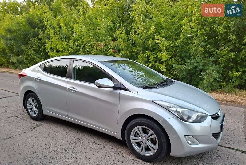 Седан Hyundai Elantra 2011 в Ананьеве