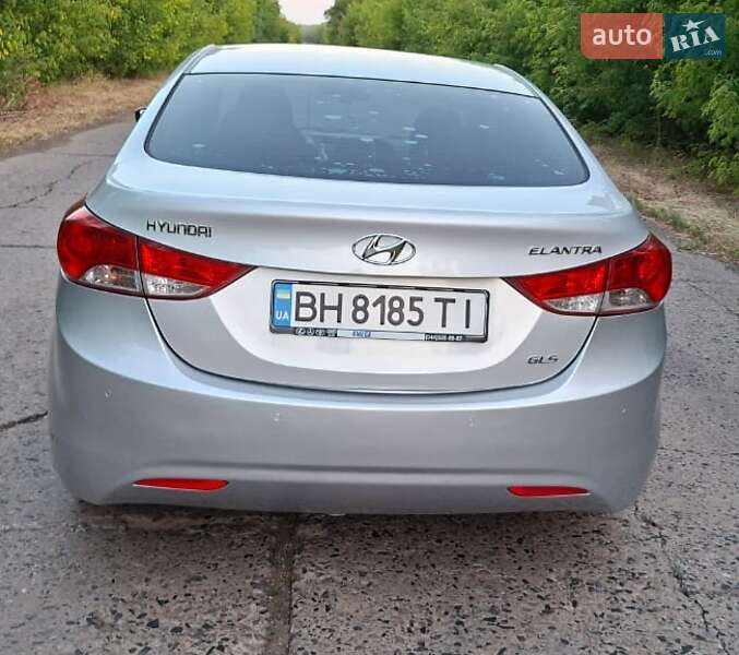 Седан Hyundai Elantra 2011 в Ананьеве