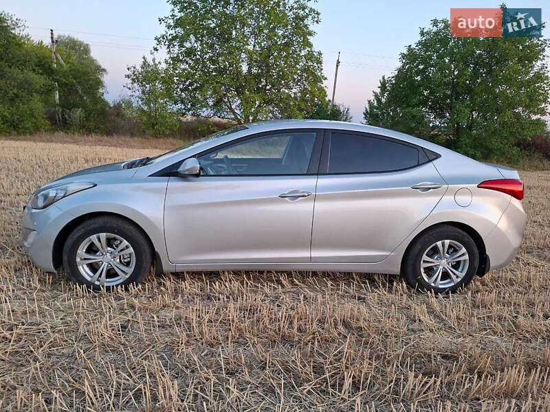 Седан Hyundai Elantra 2011 в Ананьеве