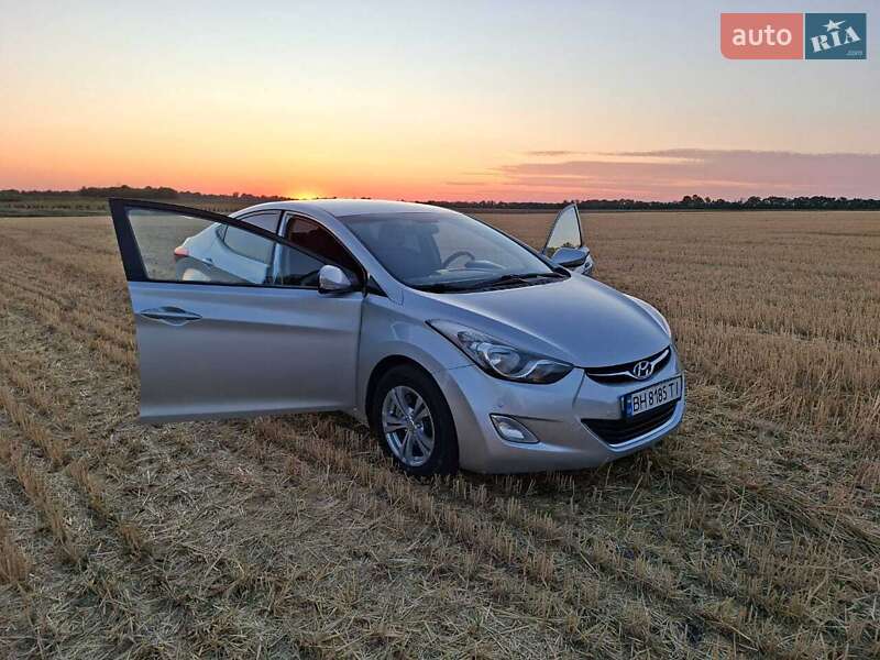 Седан Hyundai Elantra 2011 в Ананьеве