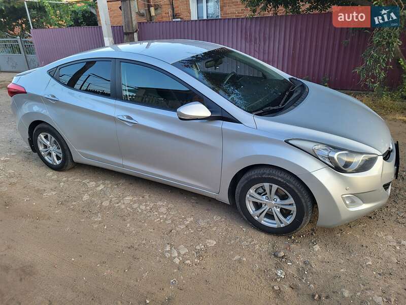 Седан Hyundai Elantra 2011 в Ананьеве