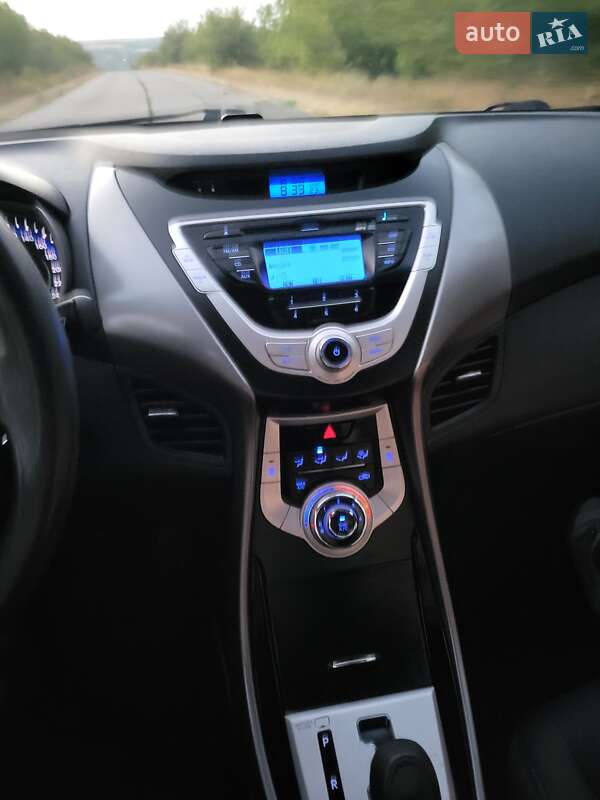 Седан Hyundai Elantra 2011 в Ананьеве