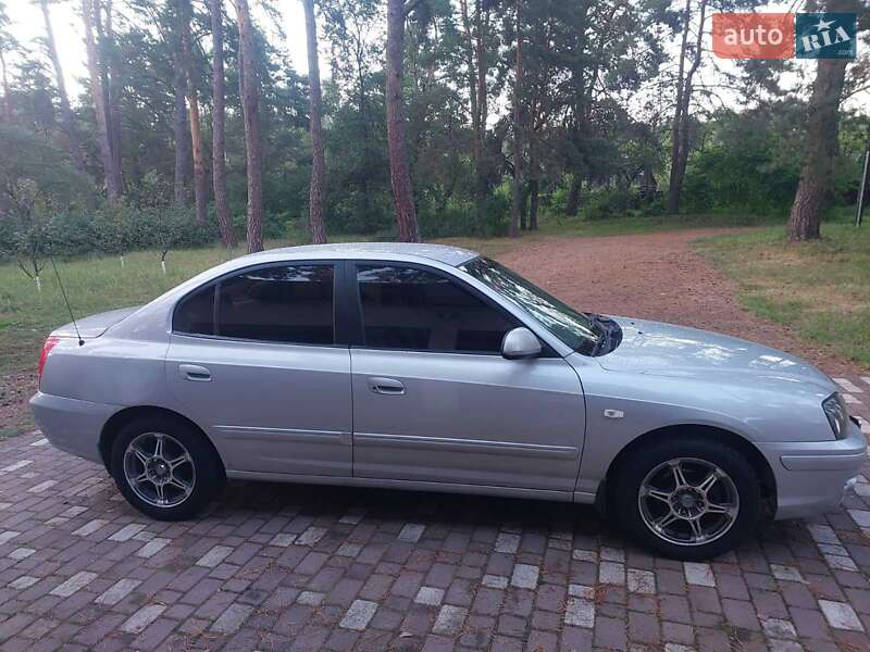 Hyundai Elantra 2004