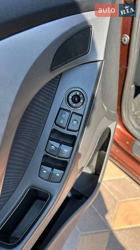 Седан Hyundai Elantra 2012 в Лубнах