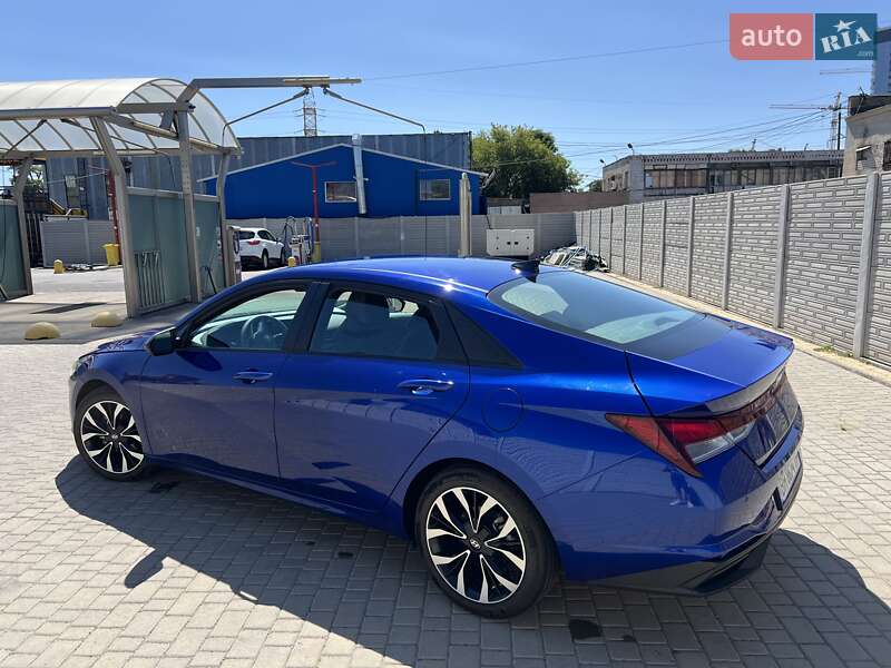 Седан Hyundai Elantra 2021 в Одессе