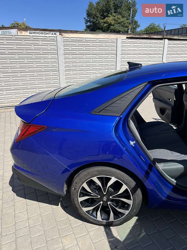 Седан Hyundai Elantra 2021 в Одессе