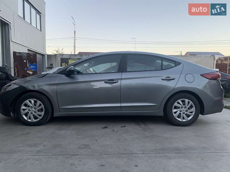 Hyundai Elantra 2018