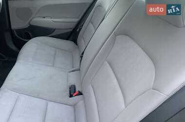 Седан Hyundai Elantra 2018 в 