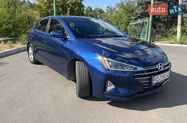 Седан Hyundai Elantra 2019 в Кривом Роге