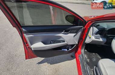 Седан Hyundai Elantra 2016 в 