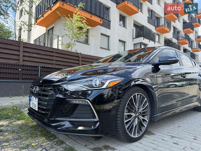 Седан Hyundai Elantra 2017 в Львове