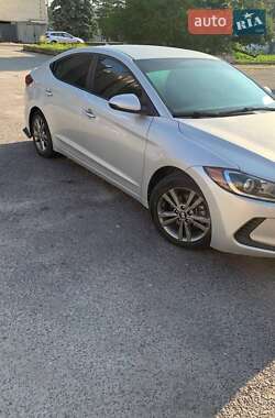 Седан Hyundai Elantra 2017 в Львове