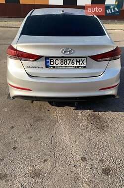 Седан Hyundai Elantra 2017 в Львові
