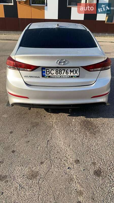 Hyundai Elantra 2017