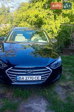 Седан Hyundai Elantra 2017 в Павлыше