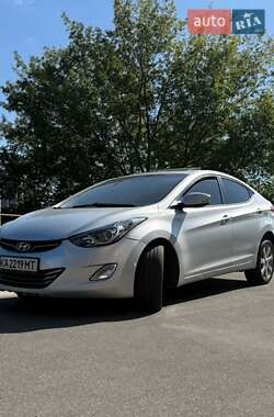 Седан Hyundai Elantra 2012 в Києві