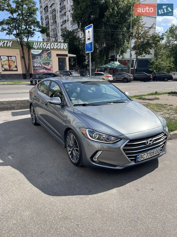 Седан Hyundai Elantra 2016 в Киеве