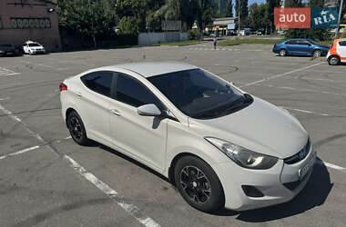 Седан Hyundai Elantra 2013 в Києві