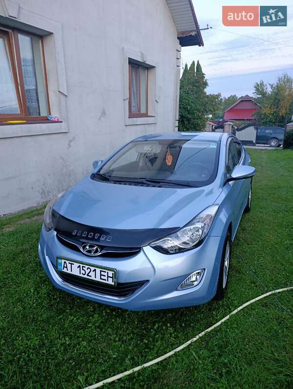 Седан Hyundai Elantra 2012 в Івано-Франківську
