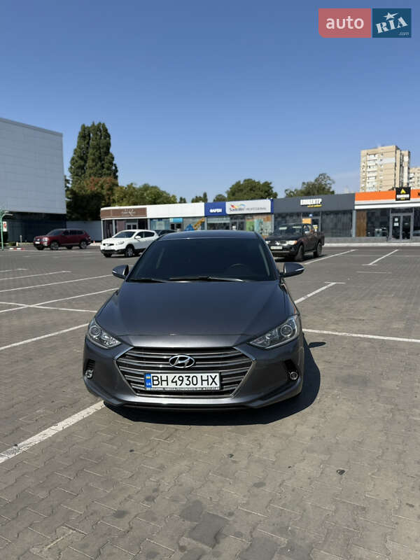 Седан Hyundai Elantra 2018 в Одессе