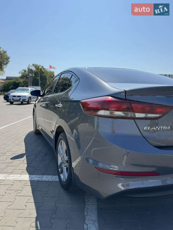 Седан Hyundai Elantra 2018 в Одессе