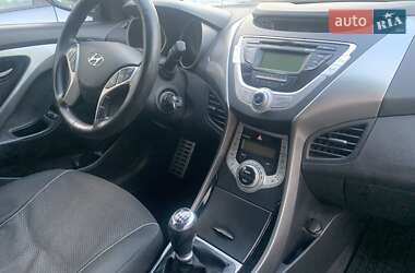 Седан Hyundai Elantra 2011 в Киеве