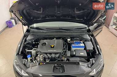 Седан Hyundai Elantra 2017 в 