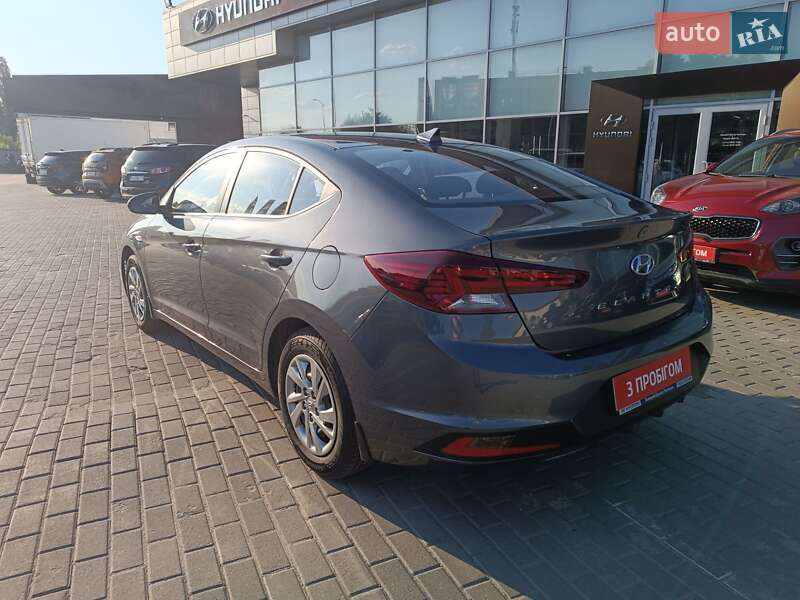 Седан Hyundai Elantra 2019 в Полтаве
